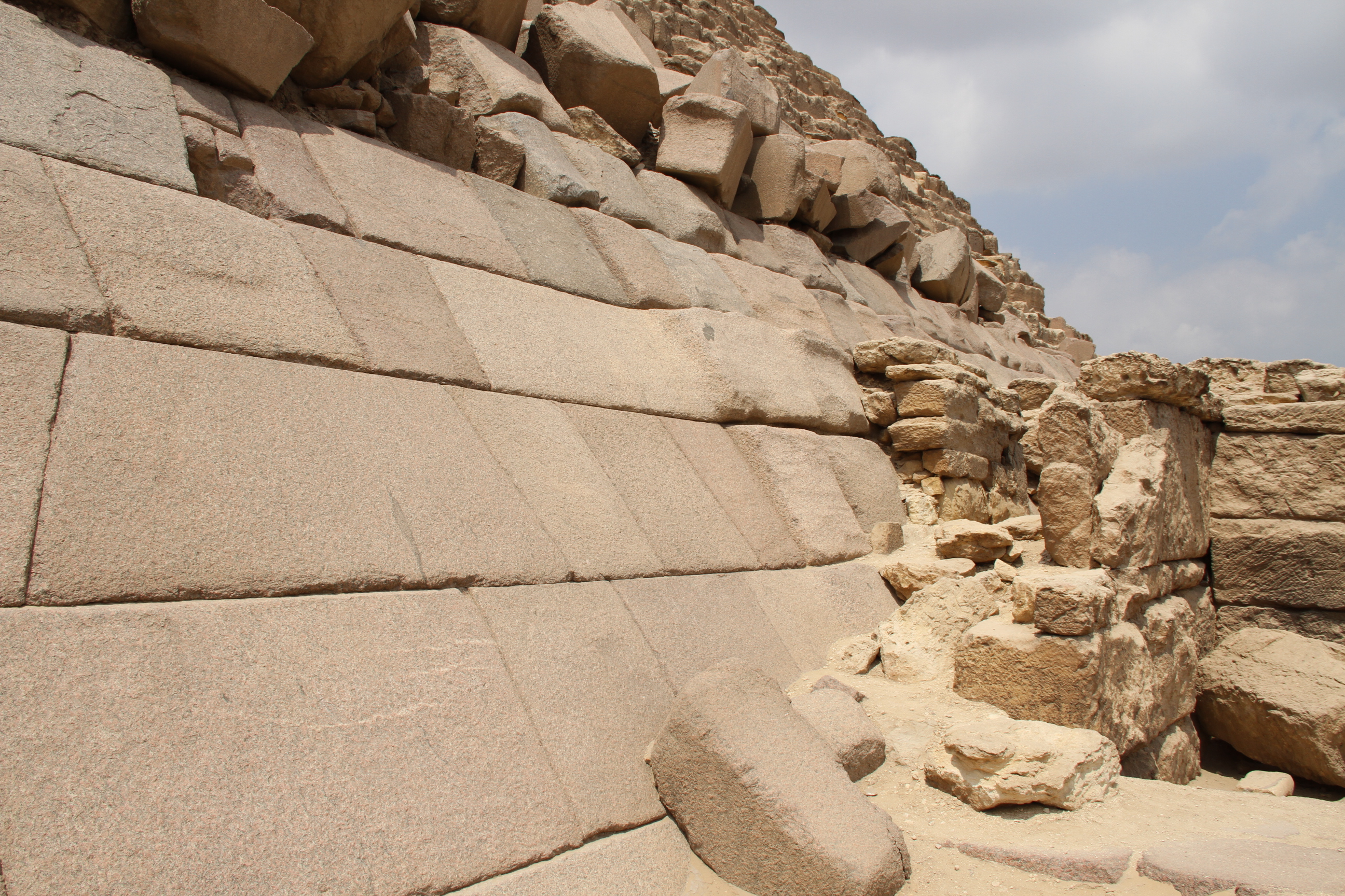 Камни пирамиды хеопса. Блоки пирамиды хеопса. Блоки пирамиды хеопса. Пирамида хефрена. Блоки пирамиды хеопса.